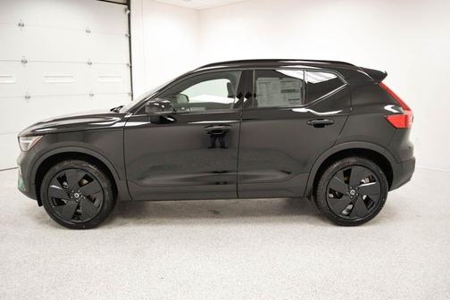 2026 Volvo XC40 B5 Ultra Black Edition