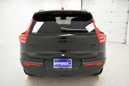 2026 Volvo XC40 B5 Ultra Black Edition