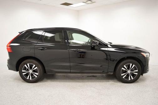 Onyx Black Metallic 2024 Volvo XC60 B5 Core