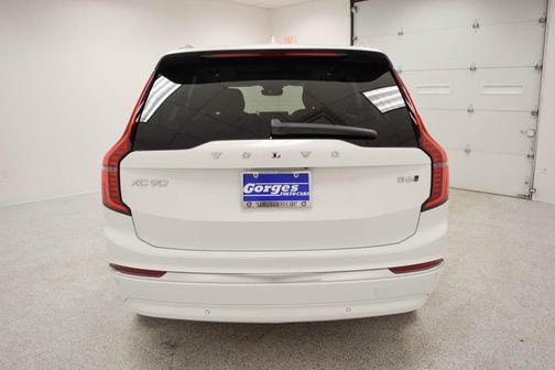 2025 Volvo XC90 B6 Plus 7-Seater