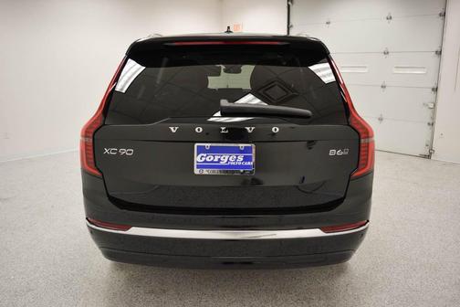 2025 Volvo XC90 B6 Plus 7-Seater