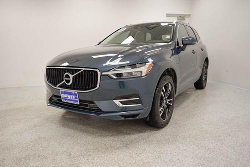 2020 Volvo XC60 Recharge Plug-In Hybrid T8 Momentum