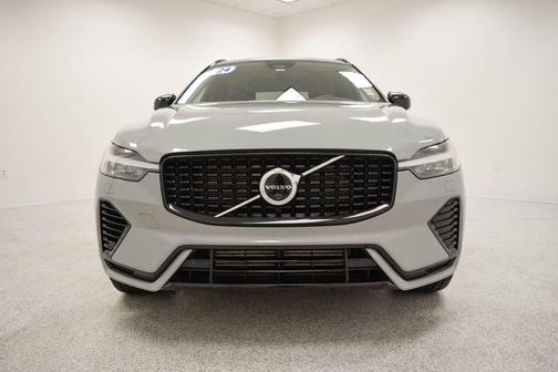 Gray Metallic 2024 Volvo XC60 Recharge Plug-In Hybrid T8 Plus Dark Theme