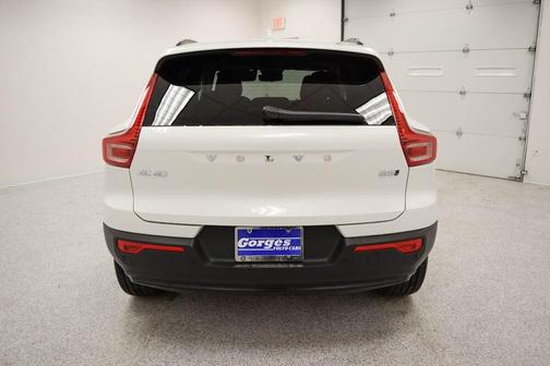 2026 Volvo XC40 B5 Core