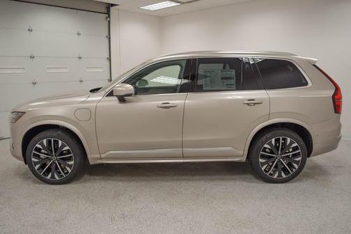 2026 Volvo XC90 Plug-In Hybrid T8 Plus 7-Seater