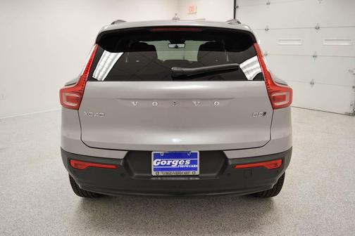 2026 Volvo XC40 B5 Ultra