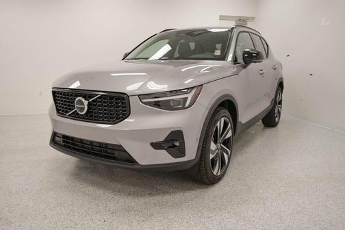 2026 Volvo XC40 B5 Ultra