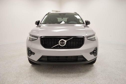 2026 Volvo XC40 B5 Ultra
