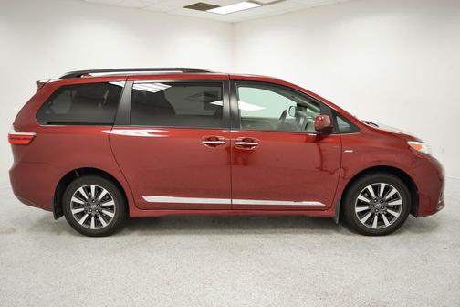 2019 Toyota Sienna 