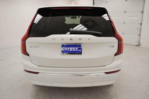 2025 Volvo XC90 Plug-In Hybrid T8 Ultra 7-Seater