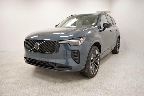 2026 Volvo XC90 Plug-In Hybrid T8 Ultra Dark Theme 7-Seater