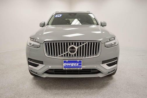 2024 Volvo XC90 B6 Plus Bright Theme 7-Seater