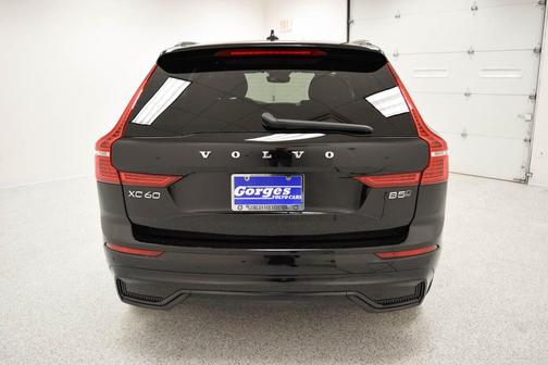 2023 Volvo XC60 B5 Plus Dark Theme