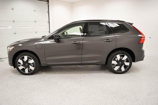 2025 Volvo XC60 Plug-In Hybrid T8 Plus