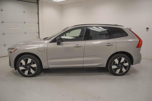 2025 Volvo XC60 Plug-In Hybrid T8 Plus