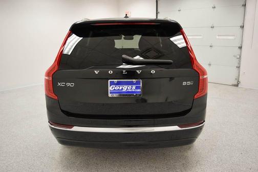 2024 Volvo XC90 B5 Core Bright Theme