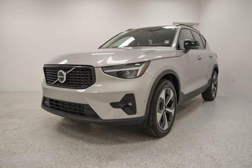 Silver 2025 Volvo XC40 B5 Plus Dark Theme