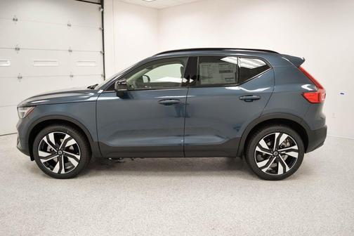 2026 Volvo XC40 B5 ULTRA