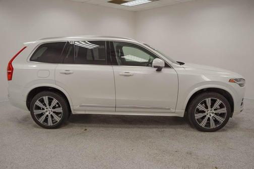 2024 Volvo XC90 Recharge Plug-In Hybrid T8 Ultimate Bright Theme 7-Seater