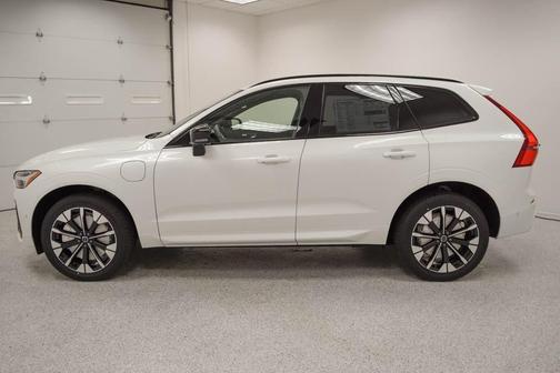 2026 Volvo XC60 Plug-In Hybrid T8 Plus