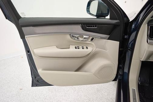 2026 Volvo XC90 B6 Ultra 7-Seater