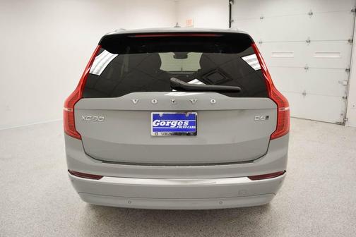 2024 Volvo XC90 B6 Plus Bright Theme 6-Seater