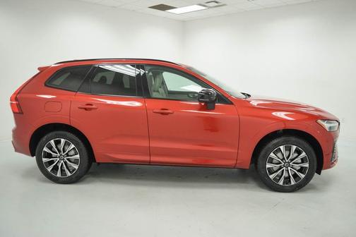 2025 Volvo XC60 B5 Core