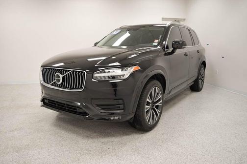 2022 Volvo XC90 T6 Momentum 7 Passenger