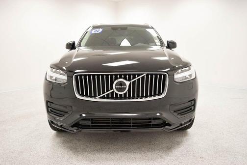 2022 Volvo XC90 T6 Momentum 7 Passenger