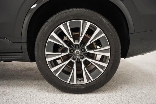 2022 Volvo XC90 T6 Momentum 7 Passenger