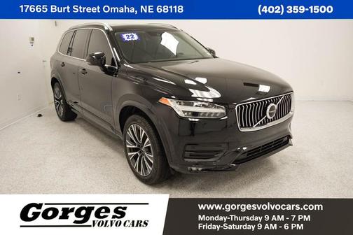 2022 Volvo XC90 T6 Momentum 7 Passenger