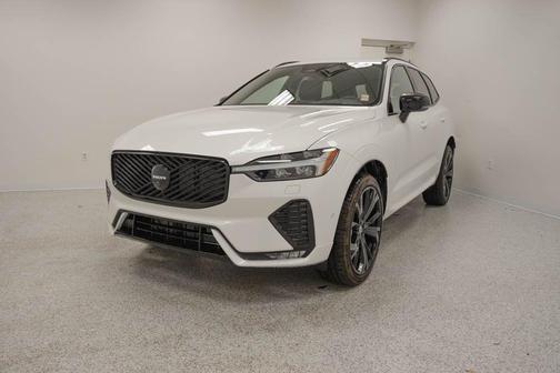 2026 Volvo XC60 B5 Ultra Black Edition