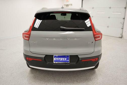 2025 Volvo XC40 B5 Plus Bright Theme