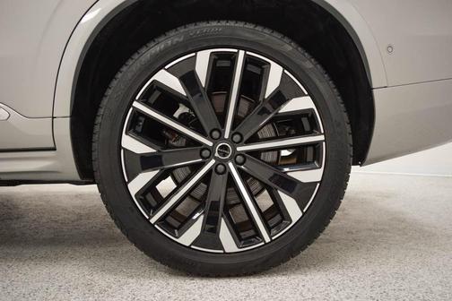 Silver 2025 Volvo XC90 B6 Plus 7-Seater