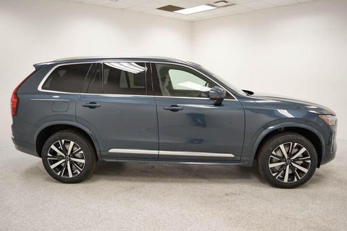 2026 Volvo XC90 B5 Core