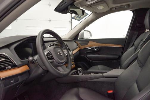 2023 Volvo XC90 B6 Plus 6-Seater