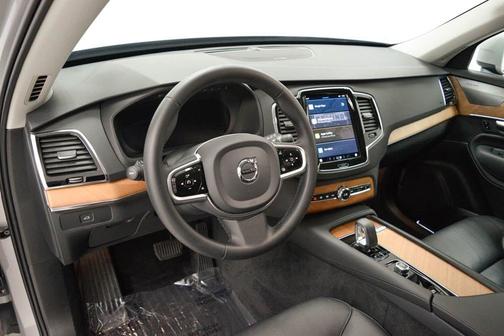 2023 Volvo XC90 B6 Plus 6-Seater