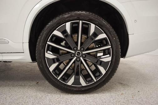 2026 Volvo XC90 B6 Plus 6-Seater