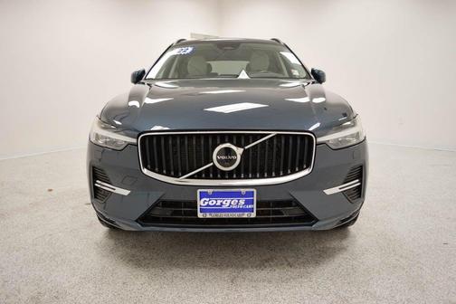 2022 Volvo XC60 B5 Momentum