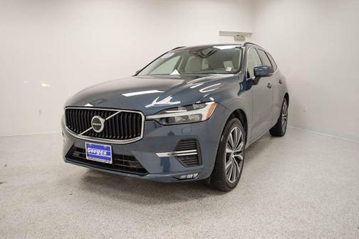 2022 Volvo XC60 B5 Momentum