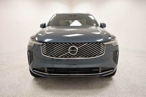 2026 Volvo XC90 B5 Plus 7-Seater