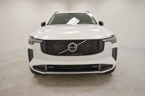 2026 Volvo XC90 B6 Ultra Dark Theme 6-Seater