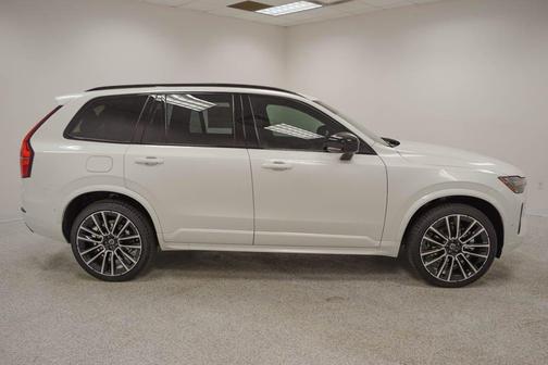 2026 Volvo XC90 B6 Ultra Dark Theme 6-Seater