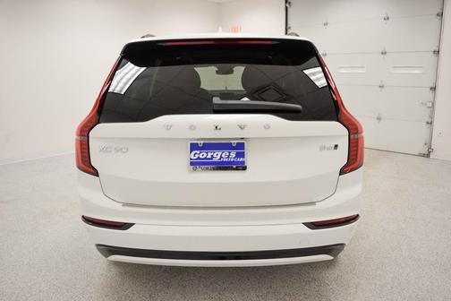 2026 Volvo XC90 B6 Ultra Dark Theme 6-Seater