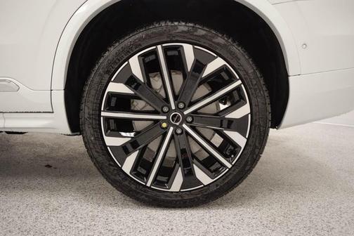 2026 Volvo XC90 Plug-In Hybrid T8 Plus 7-Seater