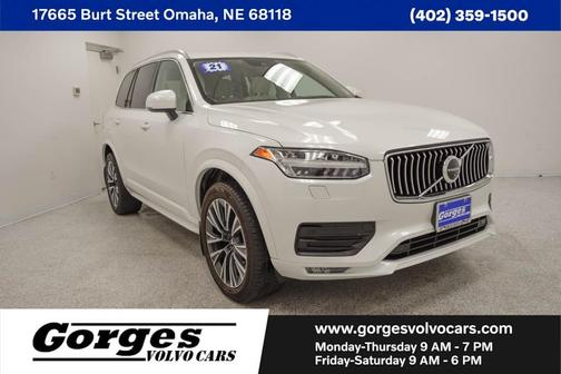 2021 Volvo XC90 T6 Momentum 7 Passenger