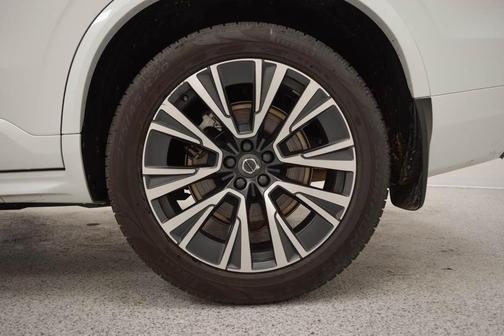 2021 Volvo XC90 T6 Momentum 7 Passenger