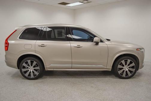 Dusk 2024 Volvo XC90 B6 Plus Bright Theme 7-Seater