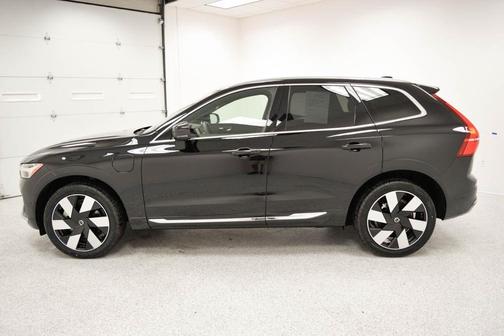 2023 Volvo XC60 Recharge Plug-In Hybrid T8 Ultimate Bright Theme