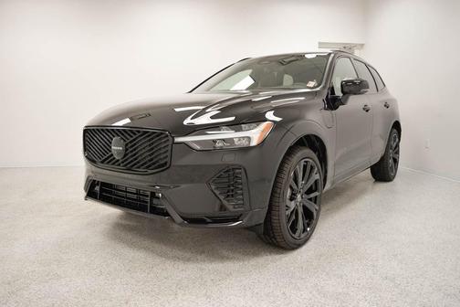 Ultra Black 2026 Volvo XC60 Plug-In Hybrid T8 Ultra Black Edition
